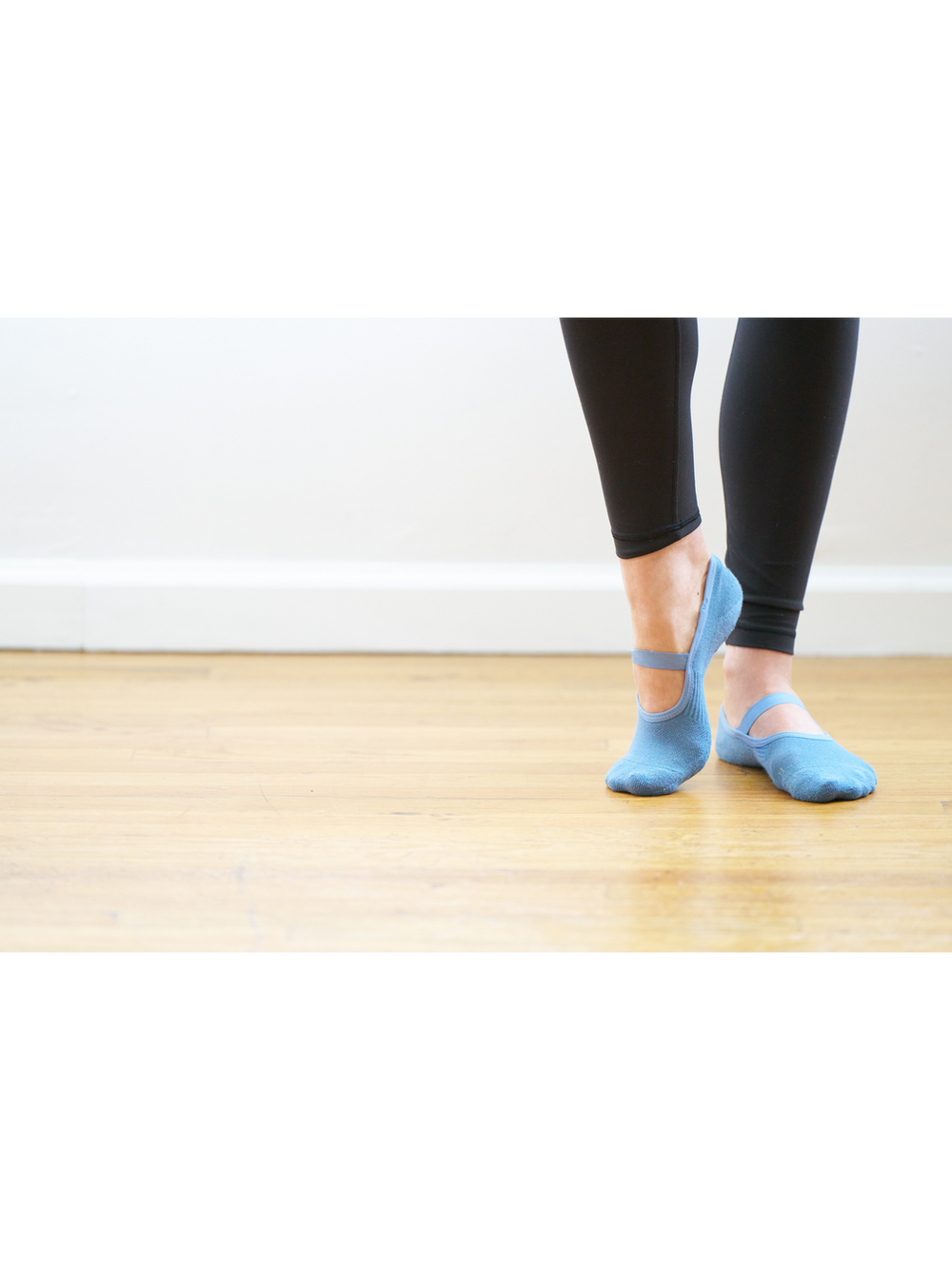 Pair of low-cut grip liner socks in dark gray and light lemon colors, designed for comfort and stability, Womens Studio Grip Liner - 2 Pack | Lemon.