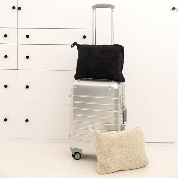 Travel Set (Blanket, Socks, Eyemask, Bag) | Kashwére